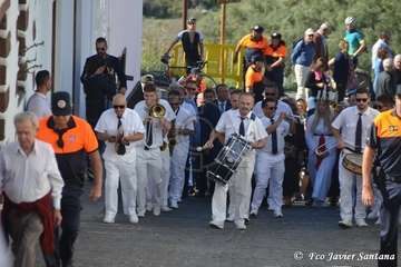 Miles de personas celebran el día de Santa Lucía en Las Tirajanas (Foto Francisco Javier Santana)